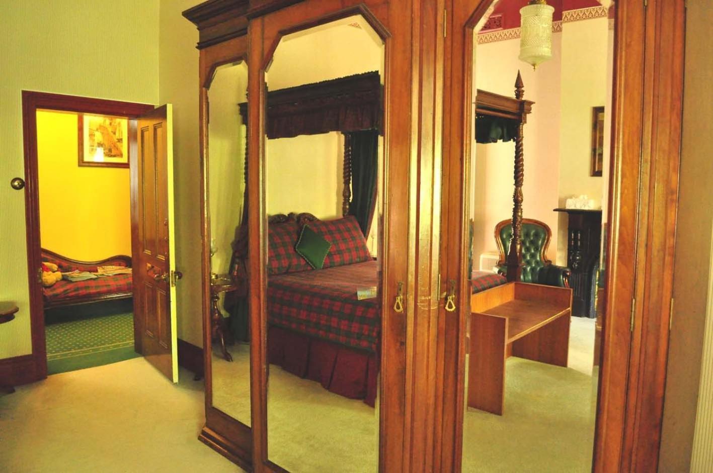 ストラーン オーミストン ハウス Bed & Breakfast エクステリア 写真