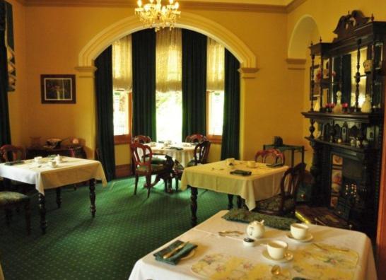 ストラーン オーミストン ハウス Bed & Breakfast エクステリア 写真